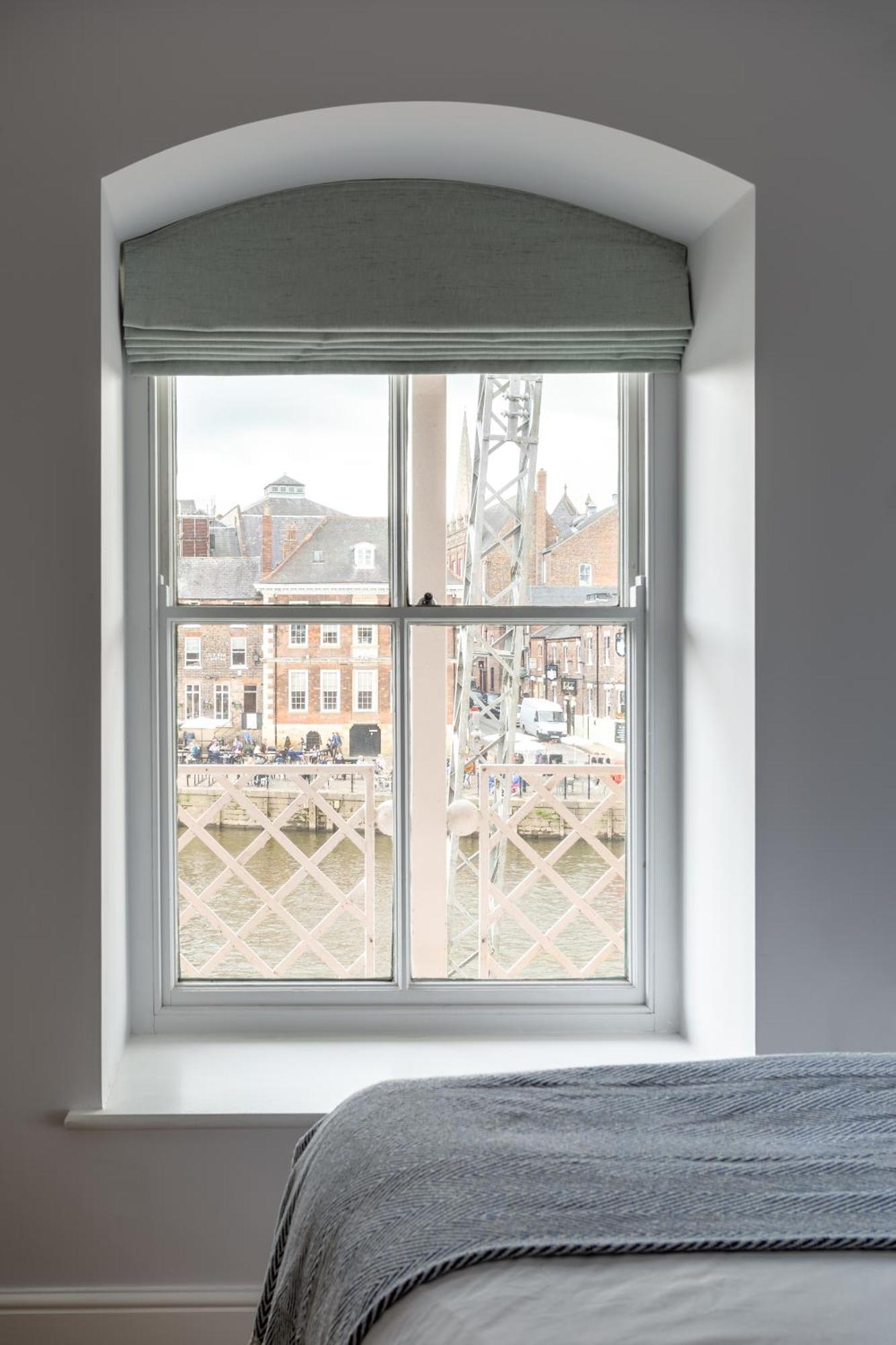 Luxury Apartment Woodsmill View - On The River - With Balcony - Recently Refurbished York Exterior foto